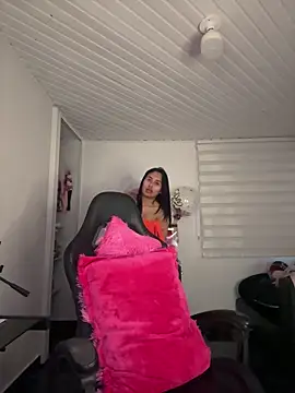 Snapshot of Anily_Lovely chatting on March 12, 2026, 11:00 pm Anily Lovely online show from March 12, 2026, 11:00 pm