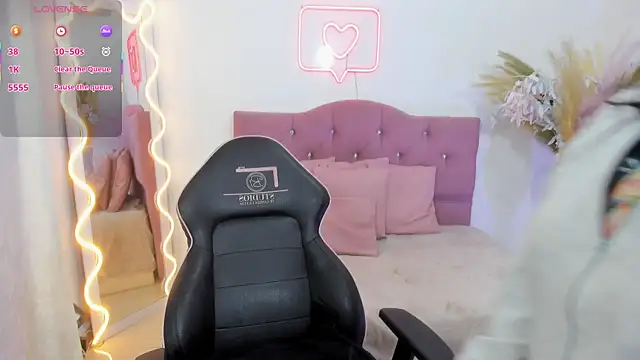 kendra tay online show from November 29, 2025, 3:09 am