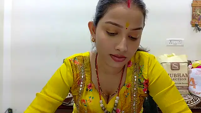 Snapshot of Aleena_Rai chatting on October 13, 2025, 7:14 pm Aleena Rai online show from October 13, 2025, 7:14 pm