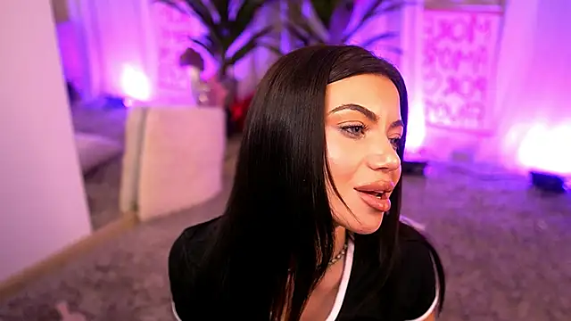 EsmeeLuv online show from February 20, 2025, 5:12 am