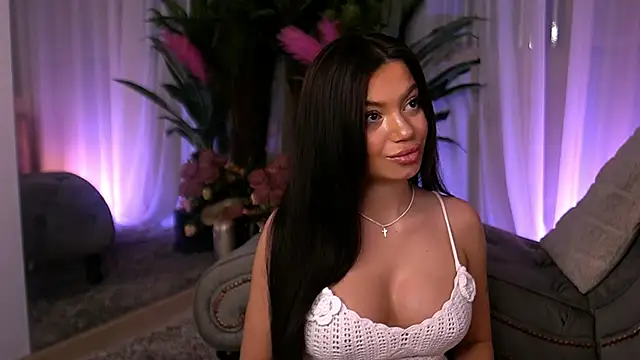 EsmeeLuv online show from March 11, 2025, 9:04 pm