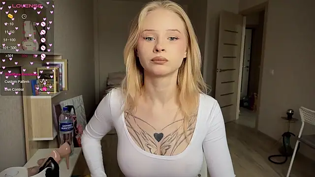 Snapshot of lisa_barbie chatting on September 14, 2025, 1:32 pm lisa barbie online show from September 14, 2025, 1:32 pm