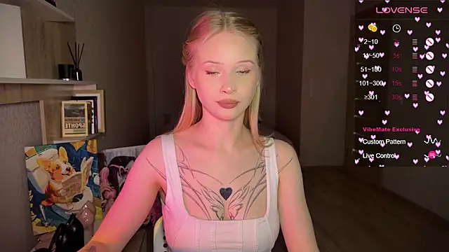 Snapshot of lisa_barbie chatting on October 11, 2025, 6:28 pm lisa barbie online show from October 11, 2025, 6:28 pm