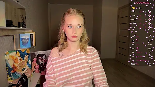 Snapshot of lisa_barbie chatting on October 19, 2025, 3:56 pm lisa barbie online show from October 19, 2025, 3:56 pm