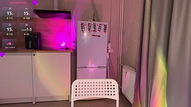 lisa barbie online show from February 25, 2026, 7:34 pm