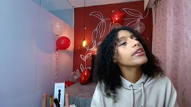 Zia Green online show from February 18, 2025, 12:06 pm