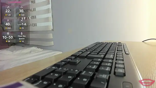 lou rosse  online show from September 29, 2025, 8:46 pm