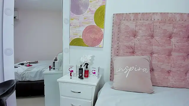 Snapshot of HayleyMarshall_ chatting on March 6, 2025, 6:26 pm HayleyMarshall online show from March 6, 2025, 6:26 pm
