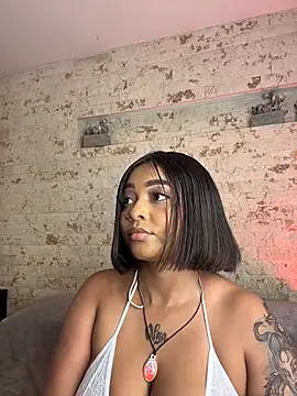 Snapshot of pamela_west chatting on April 13, 2026, 7:41 pm pamela west online show from April 13, 2026, 7:41 pm