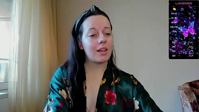 Sabrina Lavv online show from October 31, 2025, 5:19 am