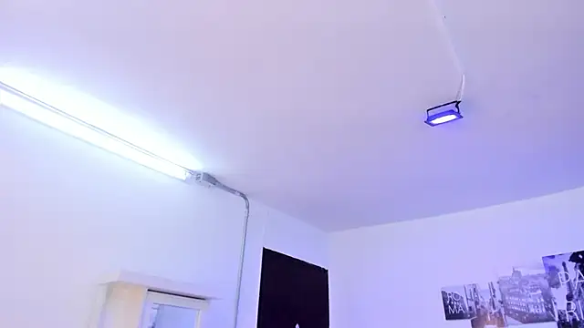 Amy Kiitty  online show from September 19, 2025, 12:50 pm