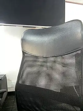 Amy Kiitty  online show from June 19, 2026, 1:37 pm