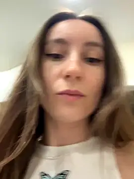 Snapshot of viviandaimond1 chatting on September 22, 2025, 5:26 pm viviandaimond1 online show from September 22, 2025, 5:26 pm