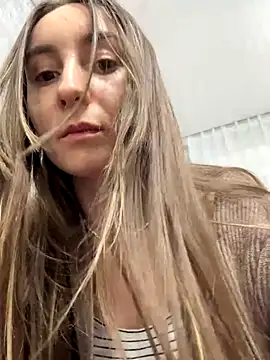 Snapshot of viviandaimond1 chatting on October 16, 2025, 1:23 pm viviandaimond1 online show from October 16, 2025, 1:23 pm