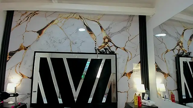 Snapshot of KarinaSimonz chatting on September 8, 2025, 7:35 pm KarinaSimonz online show from September 8, 2025, 7:35 pm