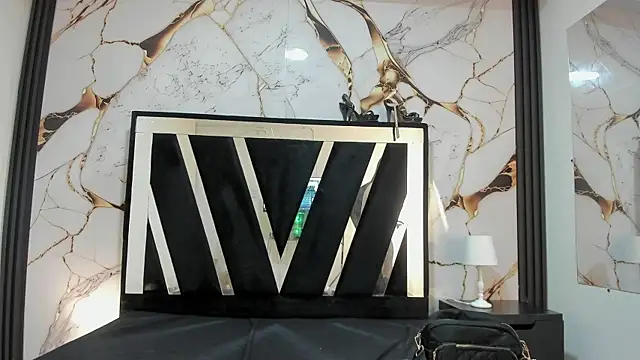 Snapshot of KarinaSimonz chatting on October 2, 2025, 7:32 pm KarinaSimonz online show from October 2, 2025, 7:32 pm