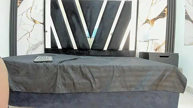 Snapshot of KarinaSimonz chatting on October 4, 2025, 7:34 pm KarinaSimonz online show from October 4, 2025, 7:34 pm