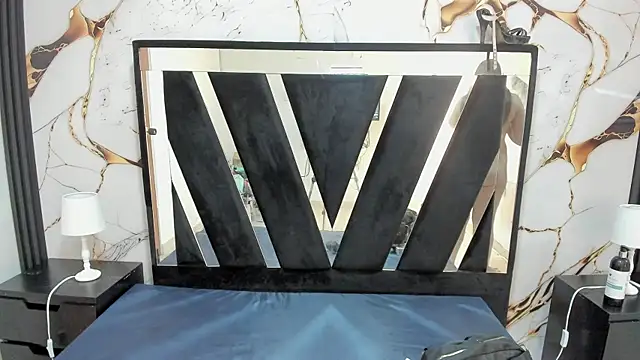 Snapshot of KarinaSimonz chatting on October 14, 2025, 6:42 pm KarinaSimonz online show from October 14, 2025, 6:42 pm