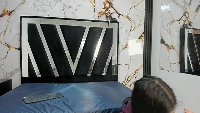 Snapshot of KarinaSimonz chatting on October 16, 2025, 6:42 pm KarinaSimonz online show from October 16, 2025, 6:42 pm