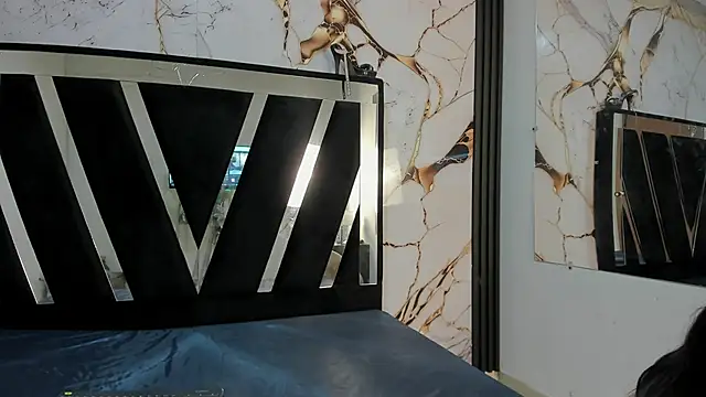 Snapshot of KarinaSimonz chatting on October 17, 2025, 7:38 pm KarinaSimonz online show from October 17, 2025, 7:38 pm