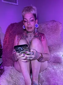 GoldieBakeman online show from February 3, 2026, 2:53 am