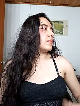 Emi chik online show from November 13, 2025, 11:31 am