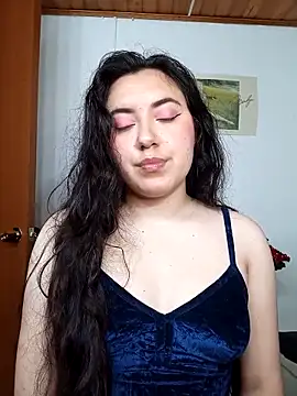 Emi chik online show from January 7, 2026, 11:01 am