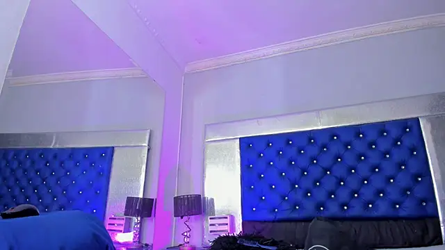 Eyleen Santos online show from December 15, 2025, 7:40 pm