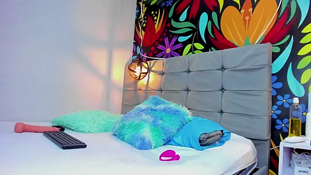 Sweet hot mia online show from January 8, 2025, 1:42 am