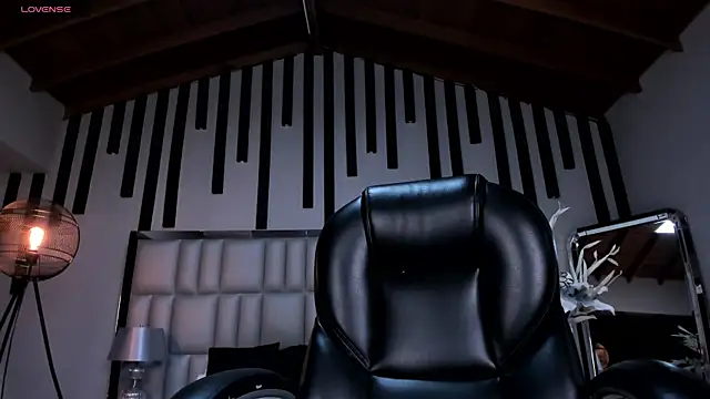 KatieNolan 1 online show from October 31, 2025, 4:46 am