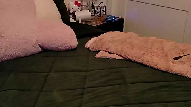 explosivekitty69 online show from November 10, 2025, 12:53 am