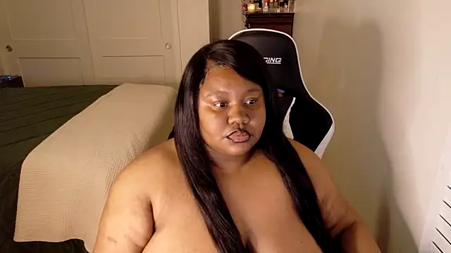 explosivekitty69 online show from November 15, 2025, 10:34 am