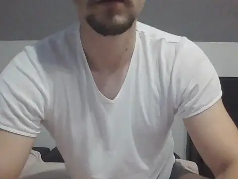 Snapshot of LoveEveryWet chatting on November 17, 2025, 10:43 am LoveEveryWet online show from November 17, 2025, 10:43 am