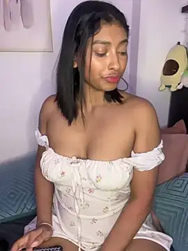 Snapshot of Isabella_fasilier chatting on January 22, 2025, 8:51 am Isabella fasilier online show from January 22, 2025, 8:51 am