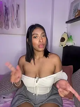 Snapshot of Isabella_fasilier chatting on February 6, 2025, 12:33 am Isabella fasilier online show from February 6, 2025, 12:33 am