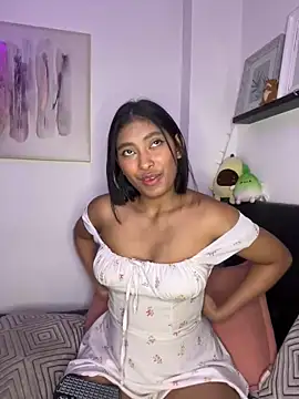 Snapshot of Isabella_fasilier chatting on February 12, 2025, 2:24 am Isabella fasilier online show from February 12, 2025, 2:24 am