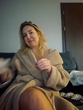 MariaRichi  online show from December 4, 2025, 7:39 am