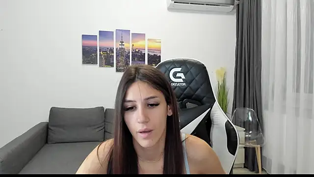 Kimi Ivy online show from October 16, 2025, 4:24 am