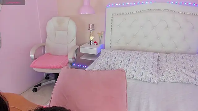 Ashley Evans18 online show from January 8, 2025, 2:56 pm