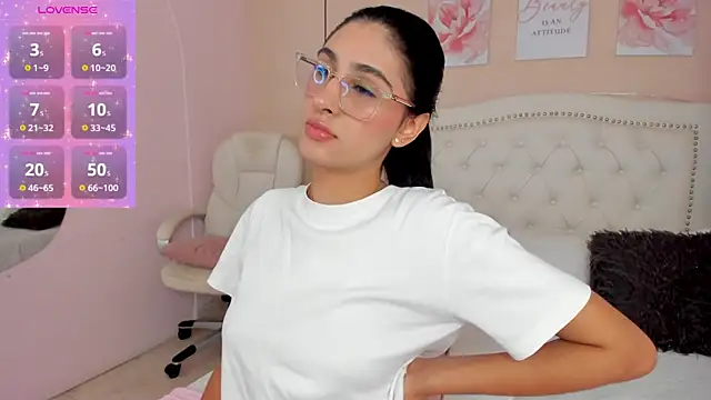 Ashley Evans18 online show from February 28, 2025, 11:58 am