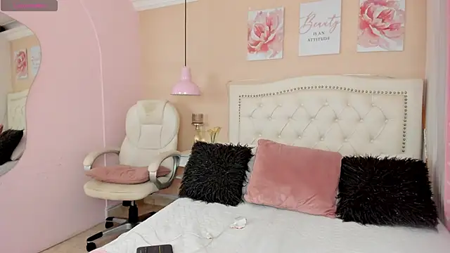 Ashley Evans18 online show from March 5, 2025, 12:55 pm