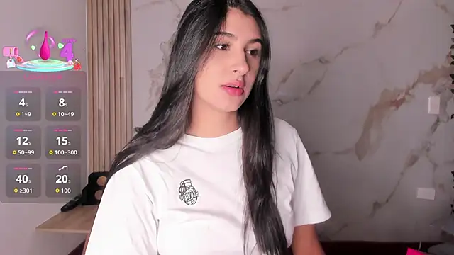 Ashley Evans18 online show from October 4, 2025, 1:31 pm