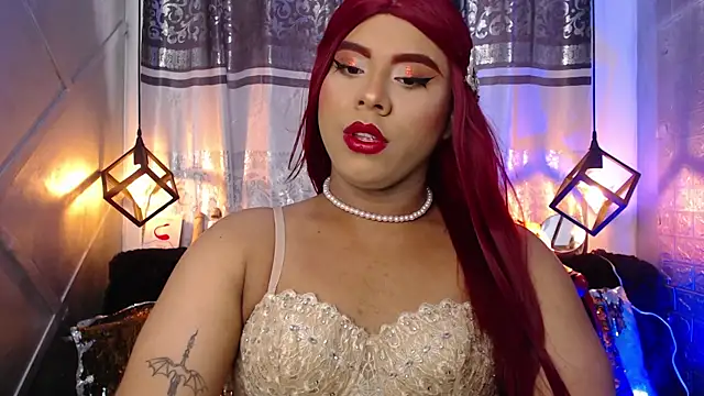 Snapshot of Emili_Roux chatting on October 4, 2025, 5:00 pm Emili Roux online show from October 4, 2025, 5:00 pm