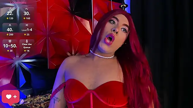 Snapshot of Emili_Roux chatting on October 7, 2025, 5:10 pm Emili Roux online show from October 7, 2025, 5:10 pm