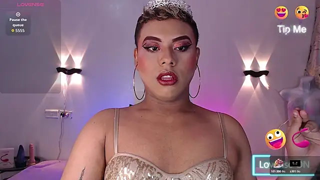 Snapshot of Emili_Roux chatting on November 4, 2025, 12:15 pm Emili Roux online show from November 4, 2025, 12:15 pm