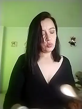 hailey85 online show from November 16, 2025, 9:31 pm