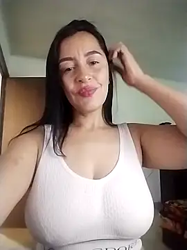 Snapshot of hailey85 chatting on February 23, 2026, 10:18 pm hailey85 online show from February 23, 2026, 10:18 pm