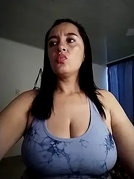 hailey85 online show from April 30, 2026, 10:58 pm