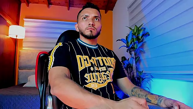 Snapshot of maximusclark1 chatting on February 25, 2026, 1:15 am maximusclark1 online show from February 25, 2026, 1:15 am