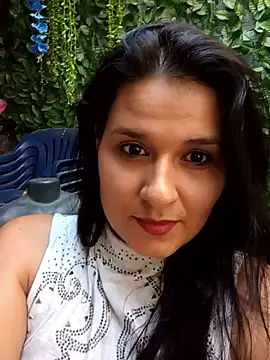 elena jonees online show from May 6, 2026, 8:25 pm